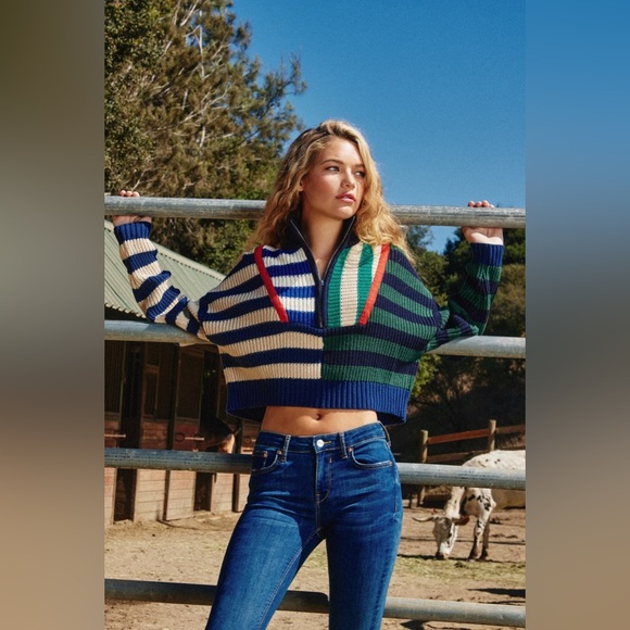 VICI Varsity Color-block Cropped Half Zip Sweater, Size Medium - Picture 2 of 8